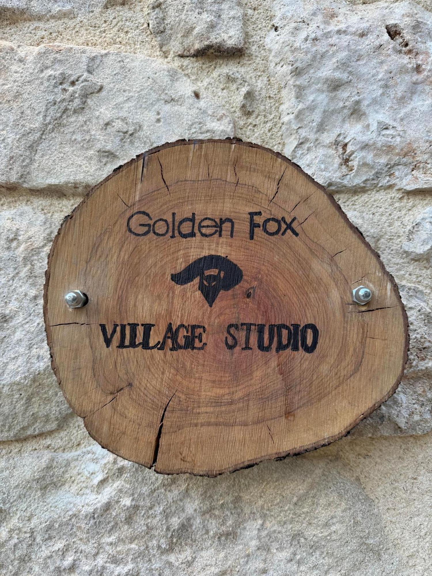 Golden Fox Village Studio Lákones Exteriér fotografie